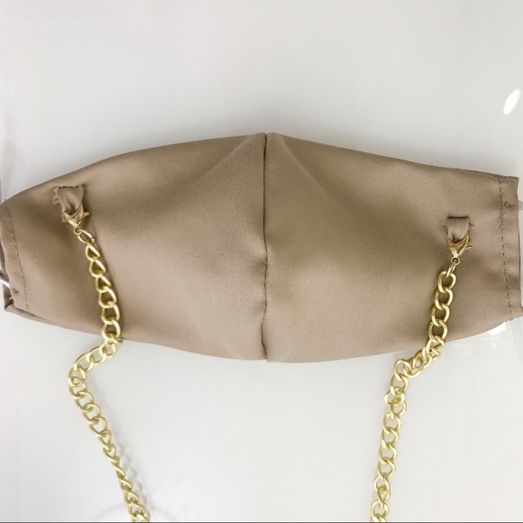 Face Mask With Chain - Picture 6 of 9